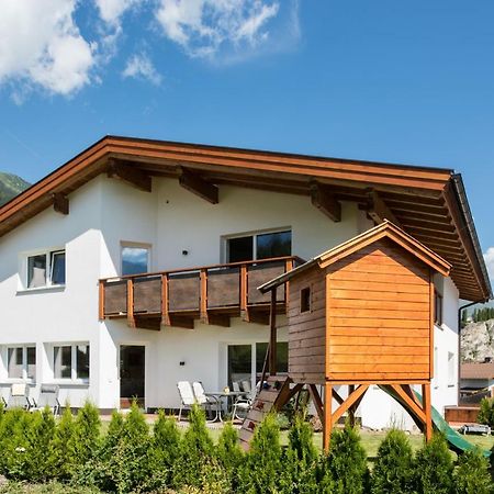 Апартаменты Ladis Living Экстерьер фото