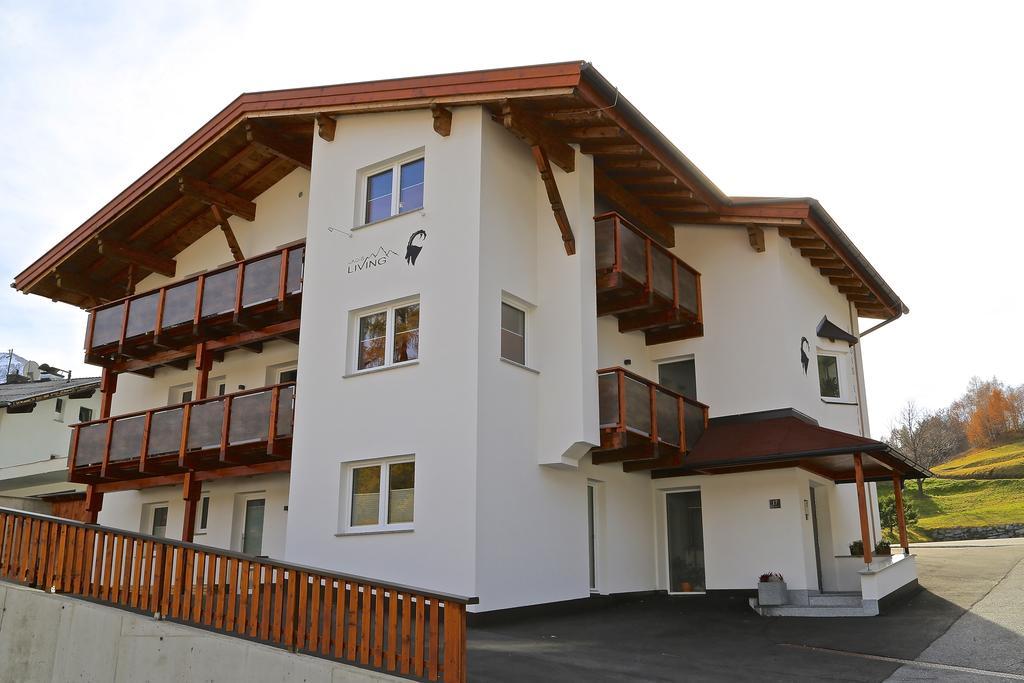 Апартаменты Ladis Living Экстерьер фото